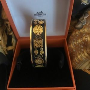 HERMES bracelet. 💕